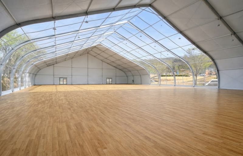 Curve tent