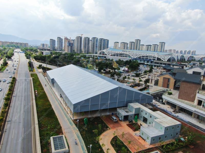Carpa industrial tipo hangar alemana de PVC de 50x90 m, de gran tamaño, para almacén o perchero.